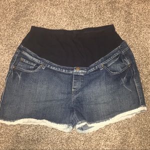 Maternity shorts